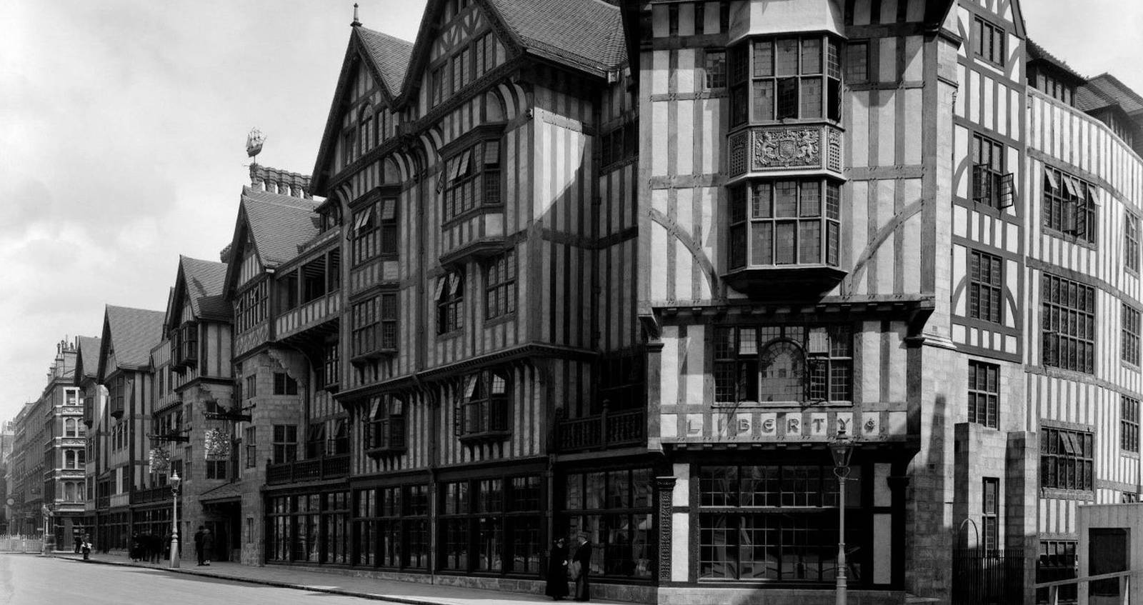 Shops And Shopping: The Architecture Of The High Street 