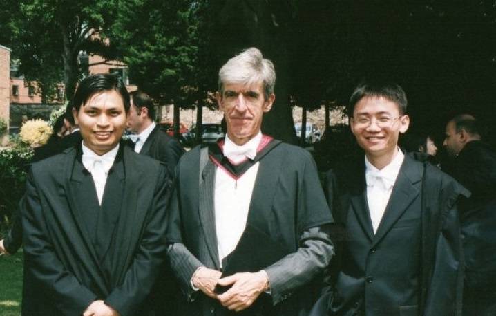 2002-03 alumnus Mr Bounthanongsack Chanthalath from Laos (1st on left) with Ambassador Christopher Long, former Director (centre)